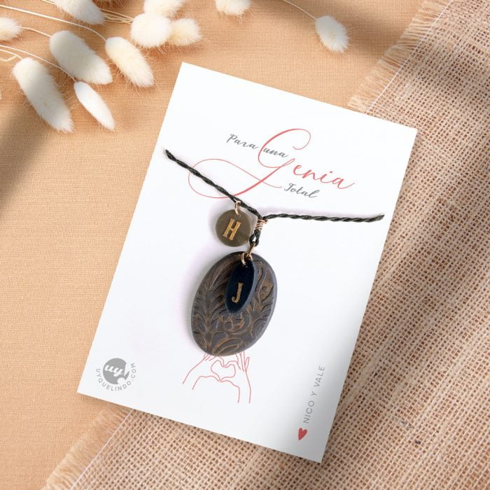 Collar boho chic con inicial y charms, Modelo PV09