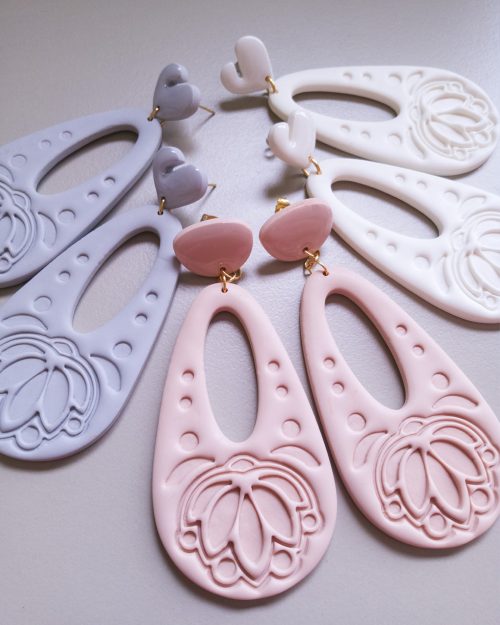 Des boucles d'oreilles